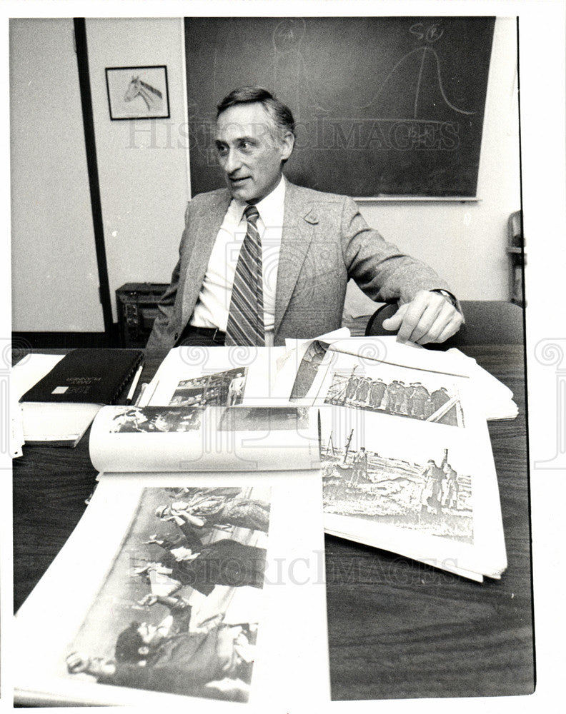 1982 Press Photo Prof Boaz Kahana Oakland University - Historic Images