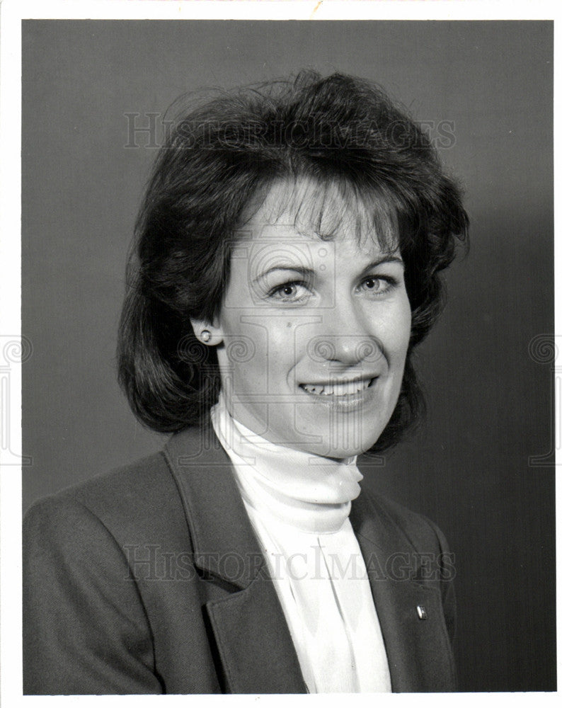 1985 Press Photo Elaine Kah Briarwood Mall Ann-Arbor MI - Historic Images