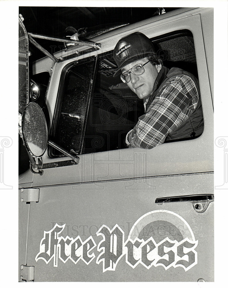 1985 Press Photo Andy Kach Detroit Free Press Truck - Historic Images