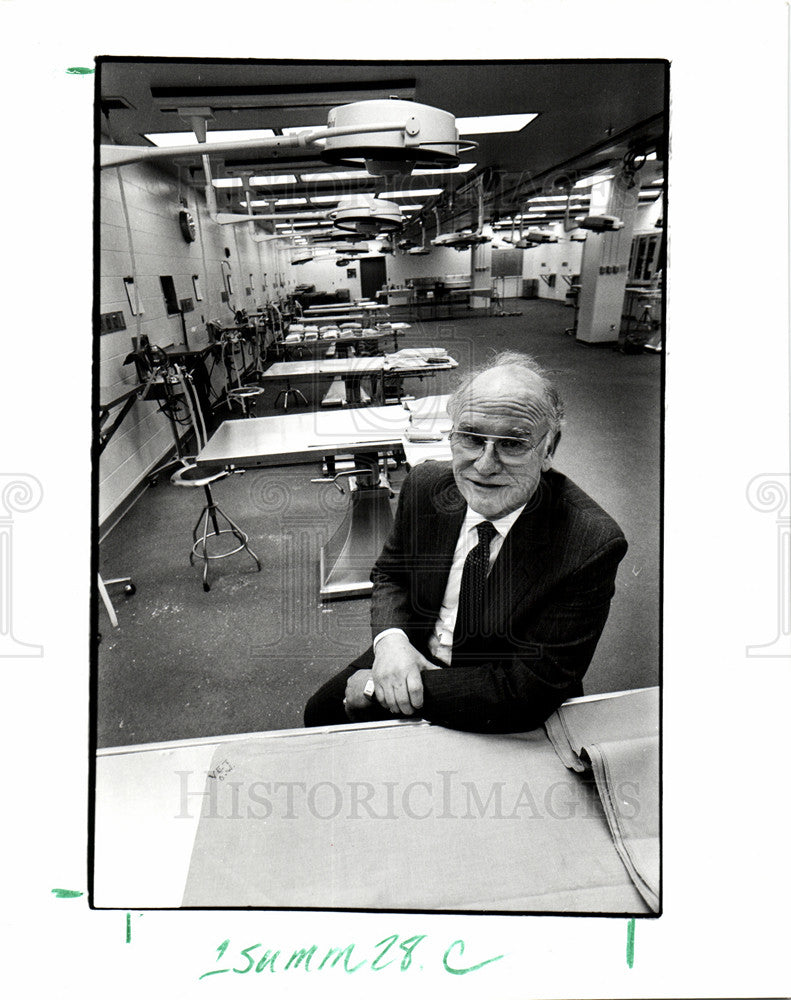 1991 Press Photo John Judy Dean College Veterinary VCC - Historic Images