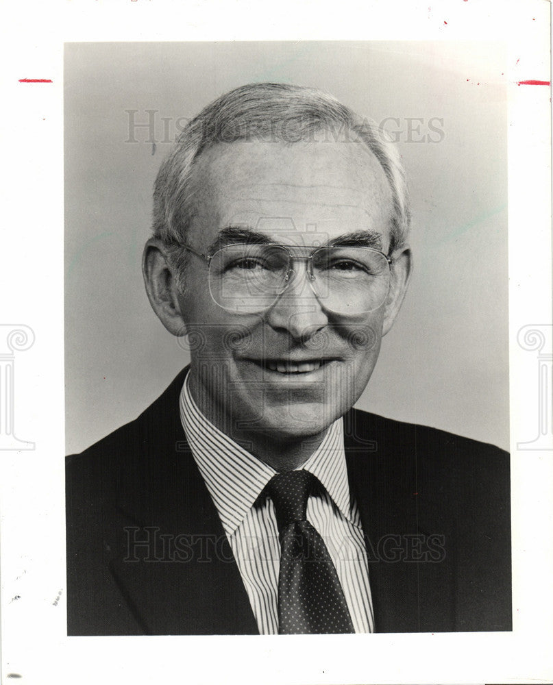 1985 Press Photo Edward Joyce president CBS News - Historic Images