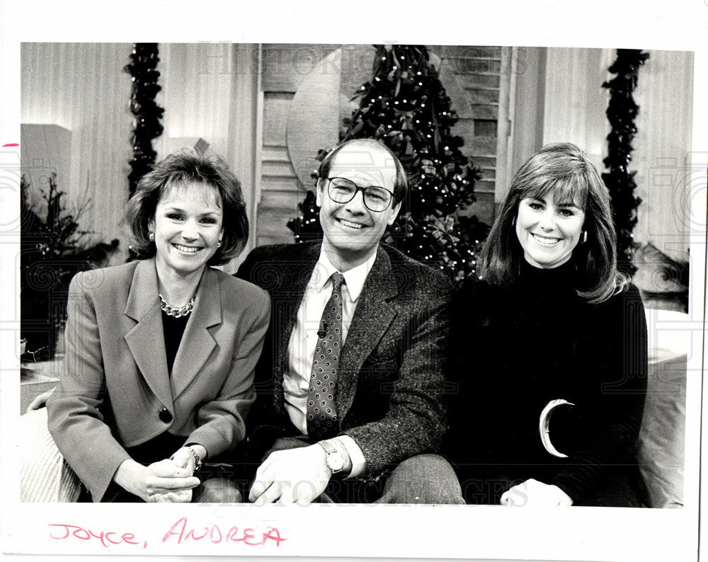 1984 Press Photo Andrea Joyce CBS Sportscaster - Historic Images