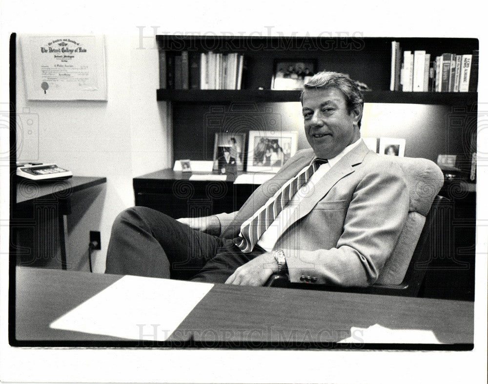 1983 Press Photo Phill Jourdan Governor - Historic Images