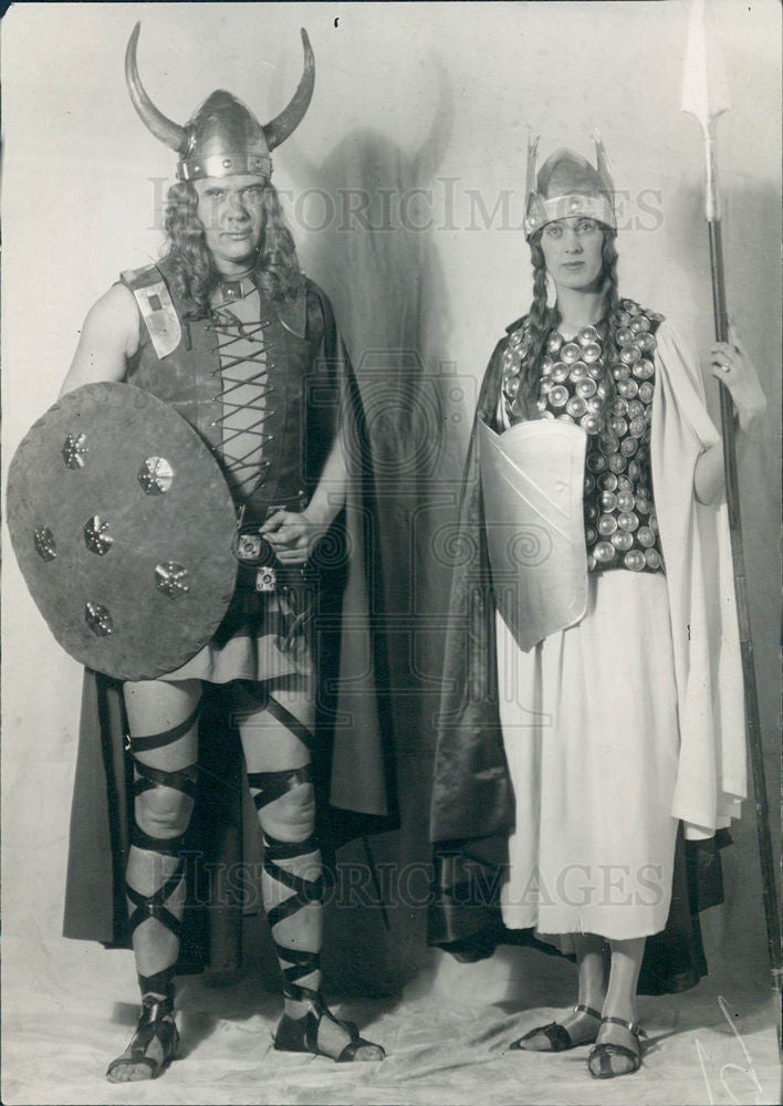 Press Photo Lars Jacobsen Wife Scarab Ball Detroit - Historic Images