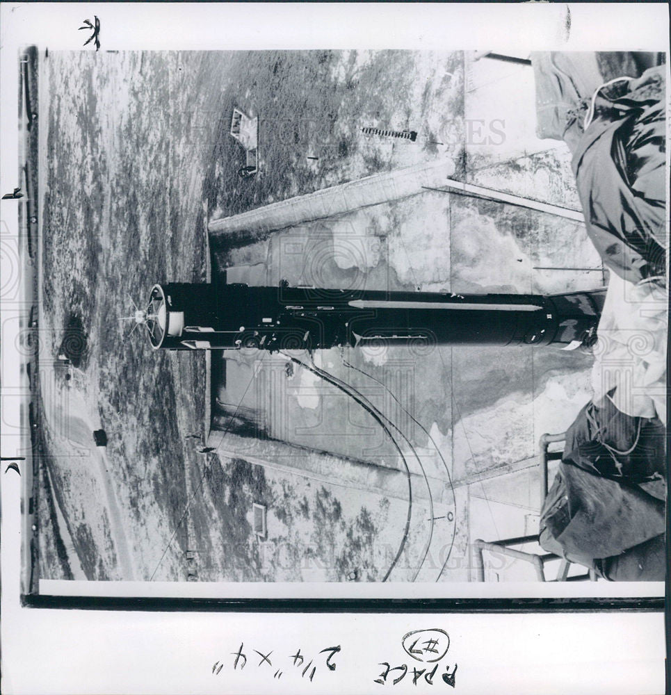 Press Photo Satellite, atmosphere - Historic Images