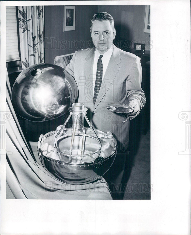 1957 Press Photo Satellite sphere component. - Historic Images