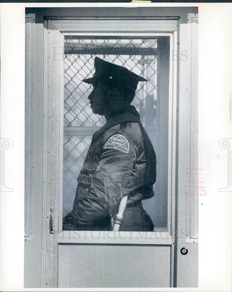 1979 Press Photo security guard Goodyear - Historic Images