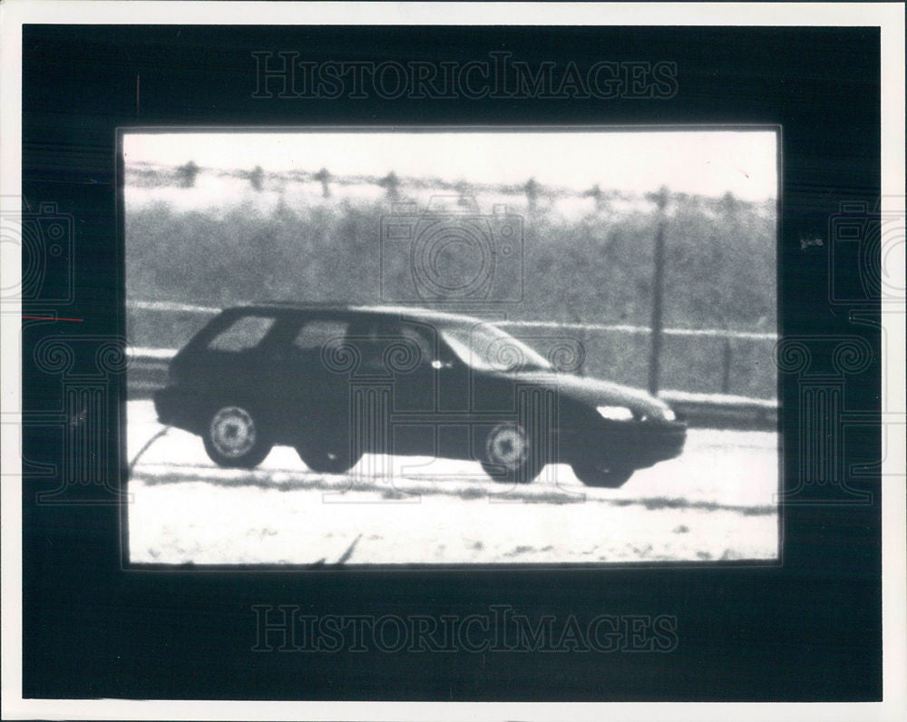 1991 Press Photo Saturn GM Automobile Station Wagon - Historic Images