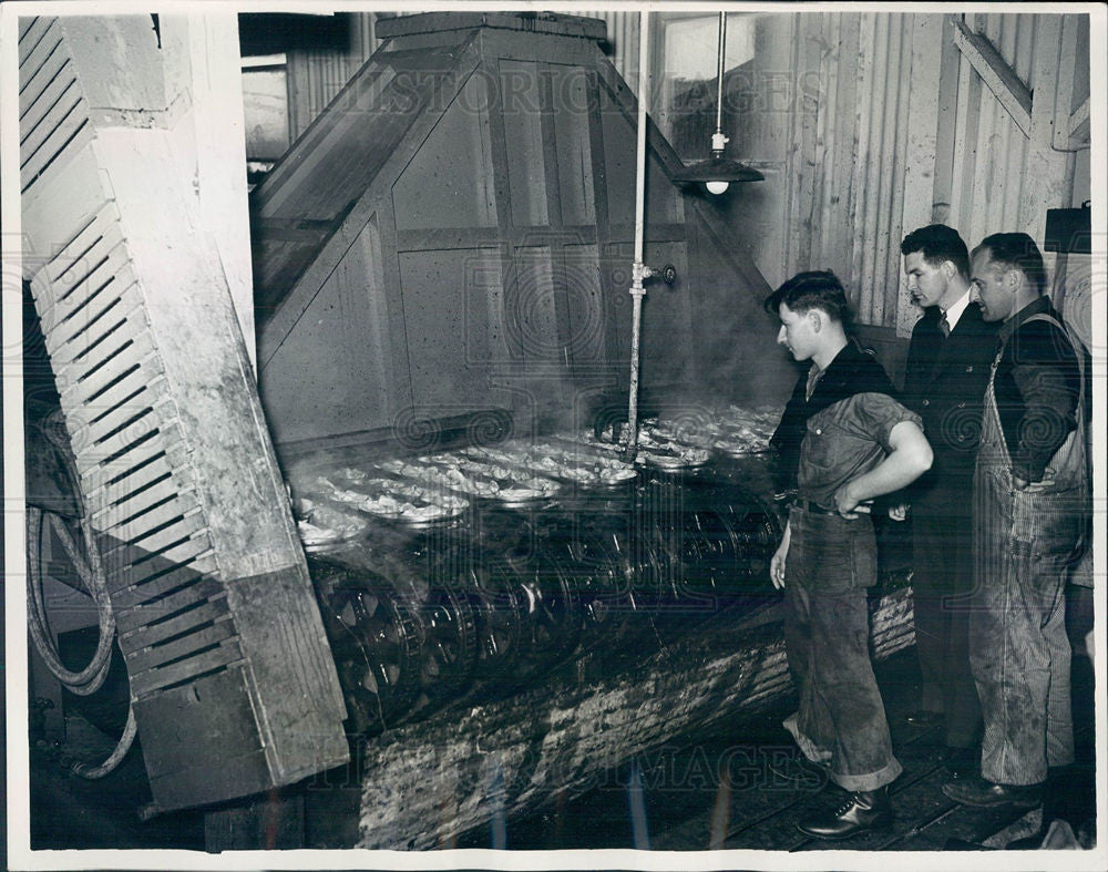 1937 Press Photo sardines Maine stem brine fried Cal - Historic Images