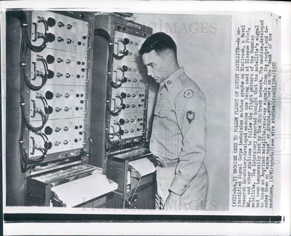 1957 Press Photo Soviet Satellite Navy tracking machine - Historic Images