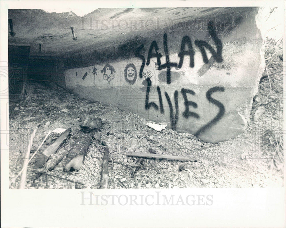 1987 Press Photo Oxford signs police investigation - Historic Images