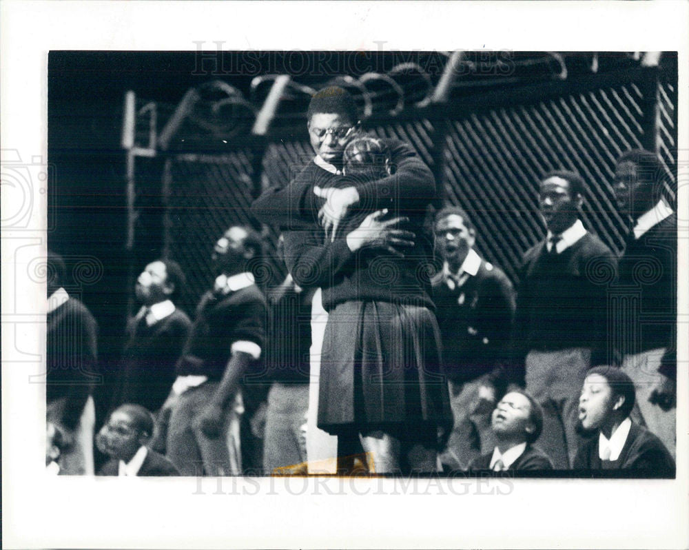 1990 Press Photo Harrison White funeral students Africa - Historic Images