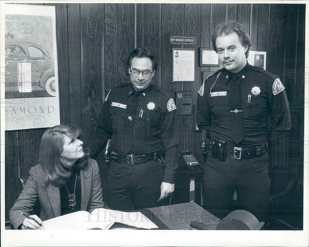 1986 Press Photo Mike Jeppesen Security Guard - Historic Images