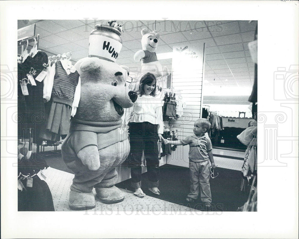 1987 Press Photo Chris Reed Bonnie/Atkinson Winnie Pooh - Historic Images