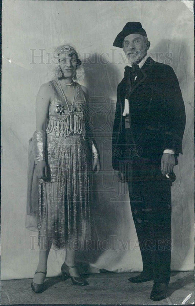 1930 Press Photo Raeburn Middleton Scarab Ball Detroit - Historic Images