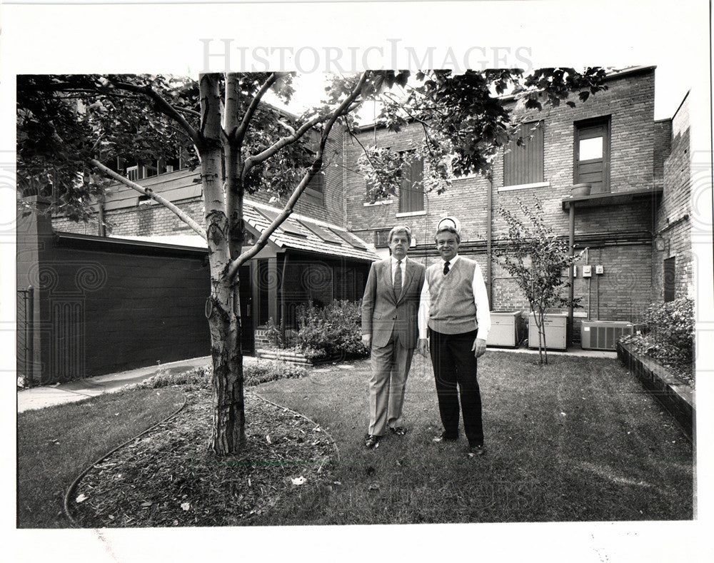 1990 Press Photo Alex Karpinski Karpinski&#39;s restaurant - Historic Images