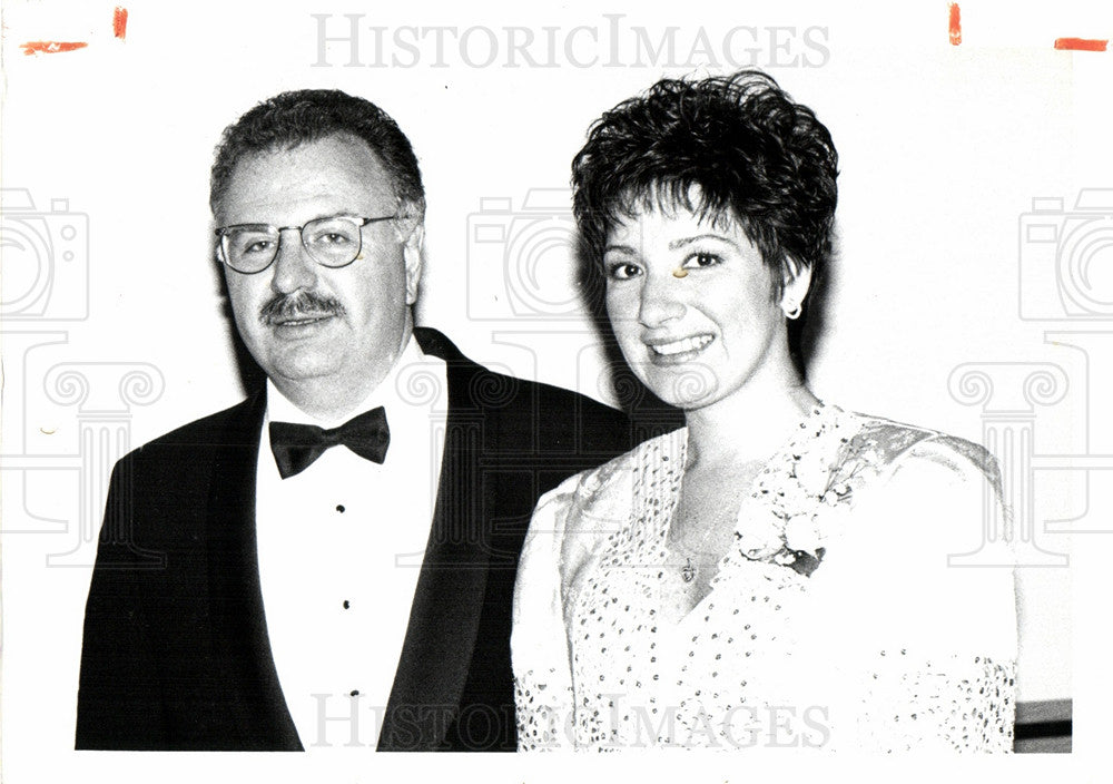 1992 Press Photo Dennis Vicky Kapp Madonna University - Historic Images