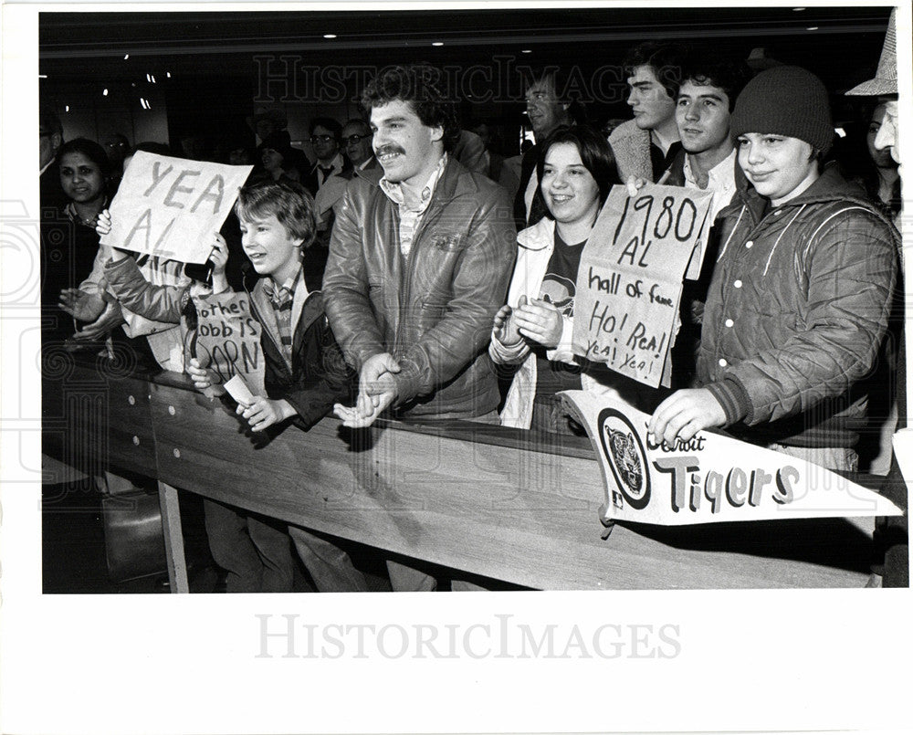 1980 Press Photo Fans Greet Al Kaline - Historic Images