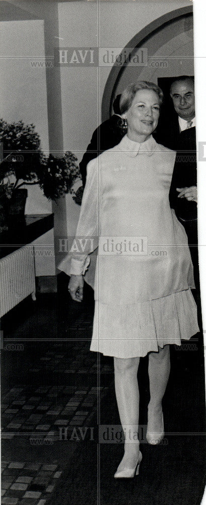 1969 Press Photo Mrs Leonard Karle - Historic Images