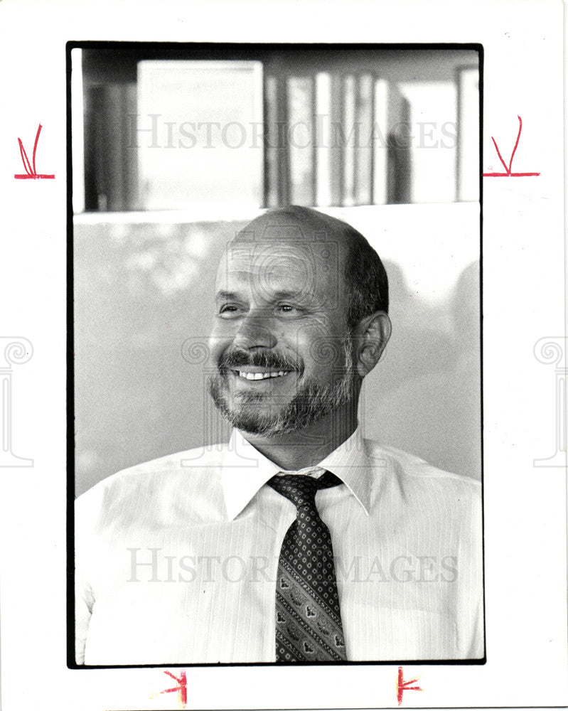 1985 Press Photo Peter Karmanos Compuware Corp. chair - Historic Images