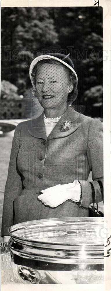 1951 Press Photo Mrs.ernest kanzler - Historic Images