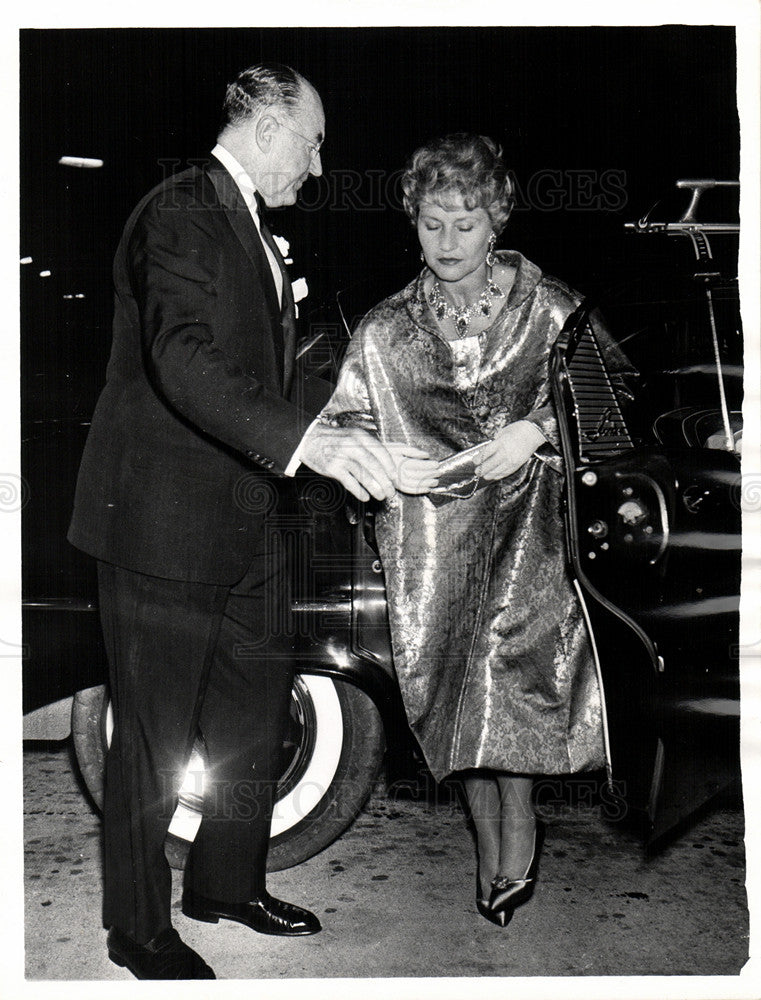 1958 Press Photo Mrs. Ernest Kanzler - Historic Images