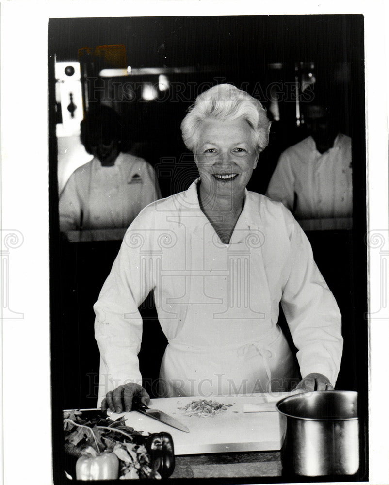 1990 Press Photo Madeleine Kamman French Chef author - Historic Images