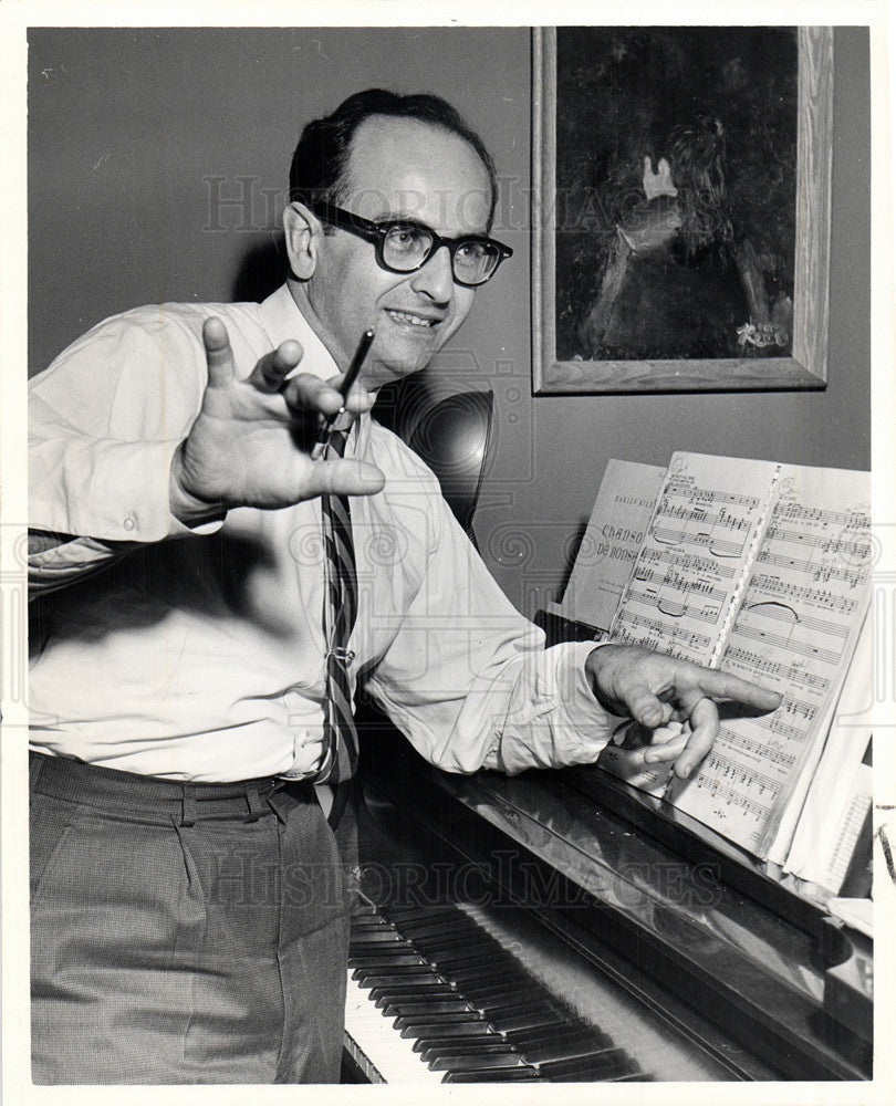 1961 Press Photo Martin Kalmanoff composer piano - Historic Images