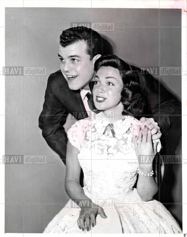 1955 Press Photo Kitty Kallen, singer, in &#39;55 - Historic Images