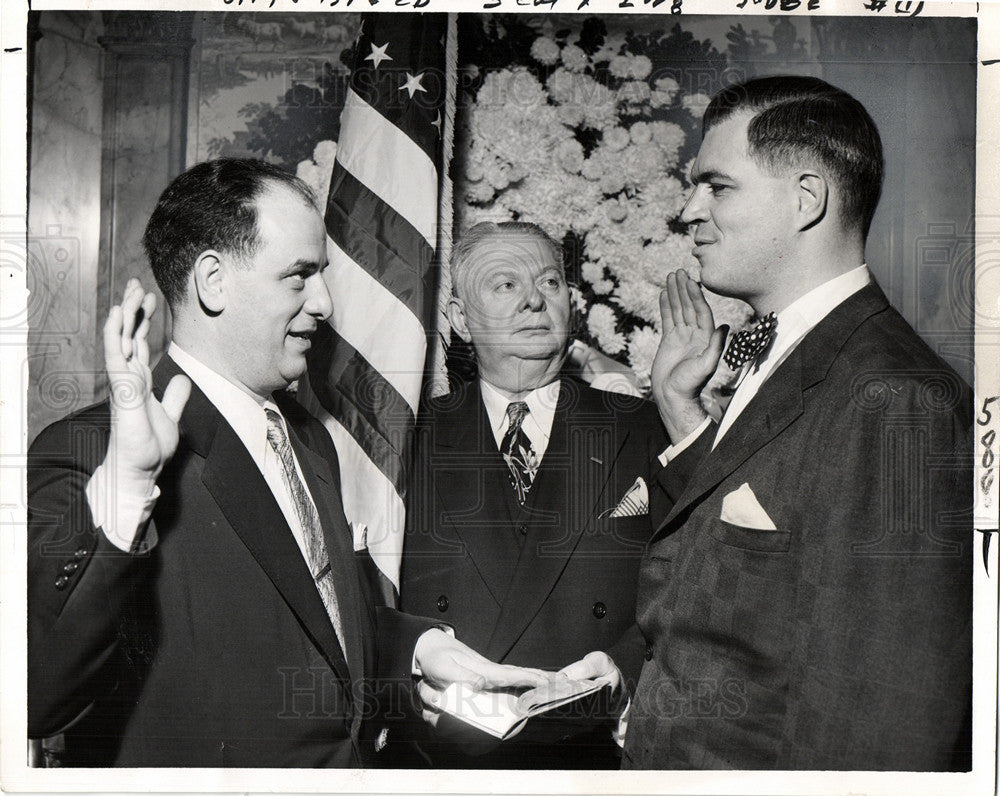 1954 Press Photo Nathan Kaufman oath Williams Detroit - Historic Images