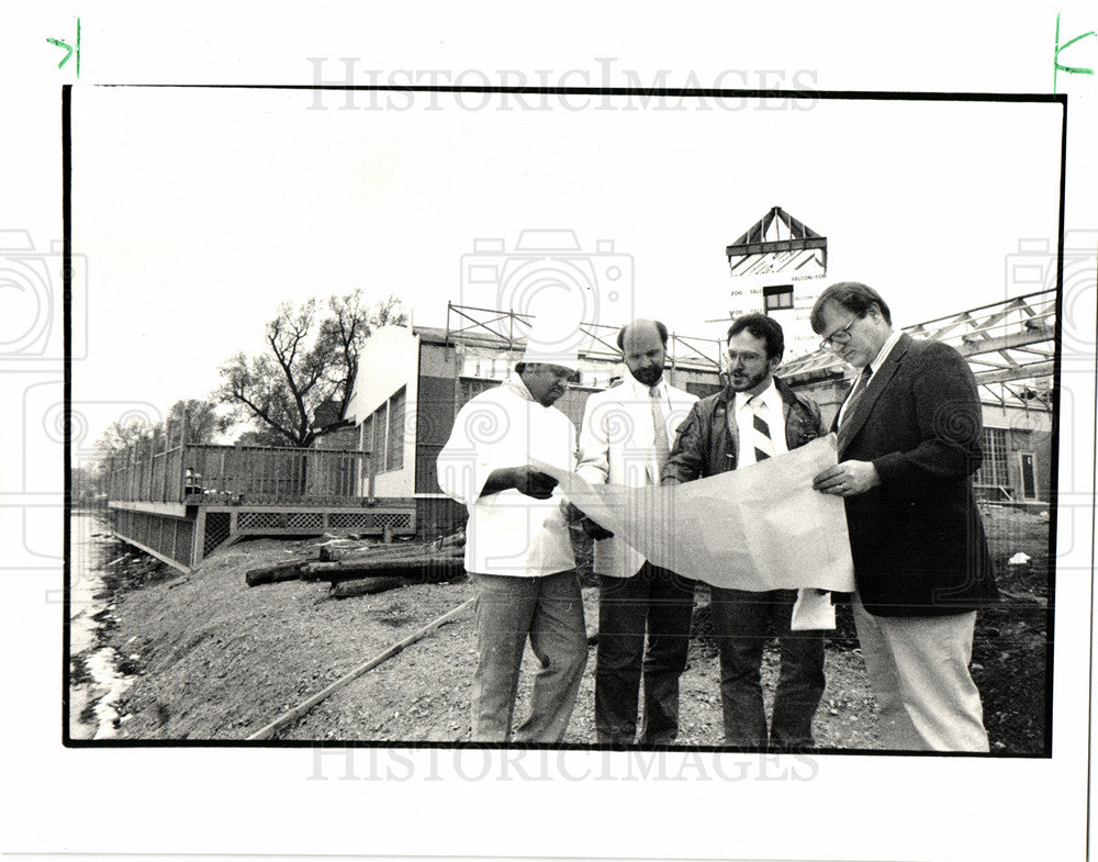 1987 Press Photo Bob Kazanowski,Key Largo ,Walled lake - Historic Images