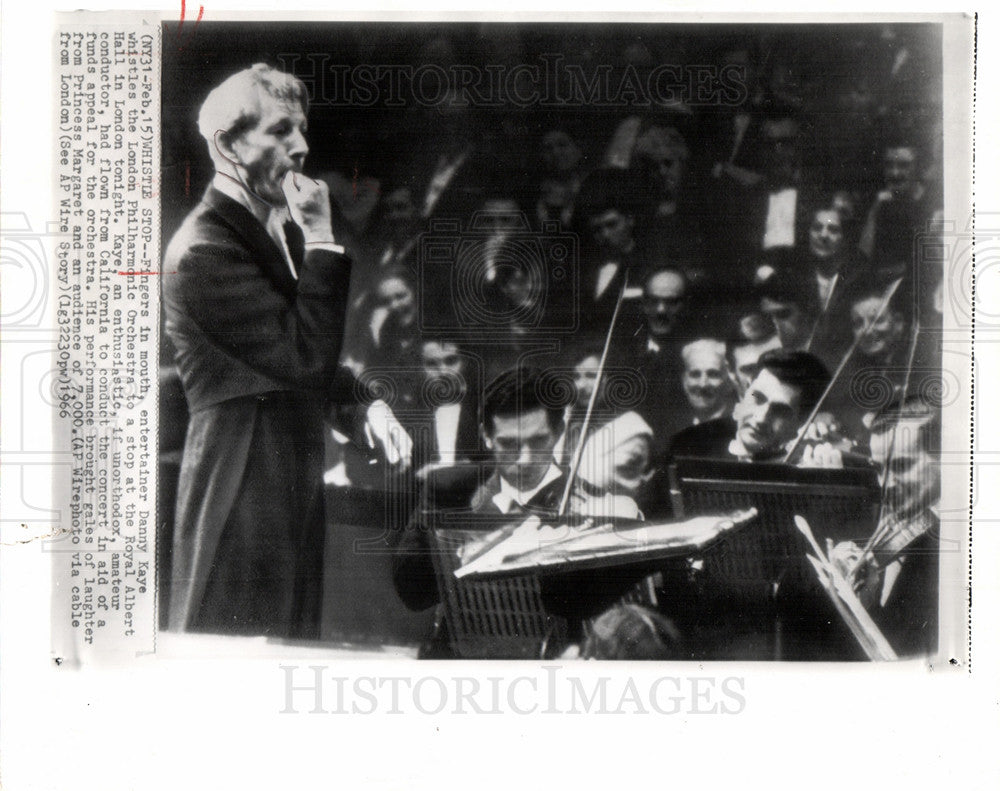 1966 Press Photo Danny Kaye London orchestra conductor - Historic Images