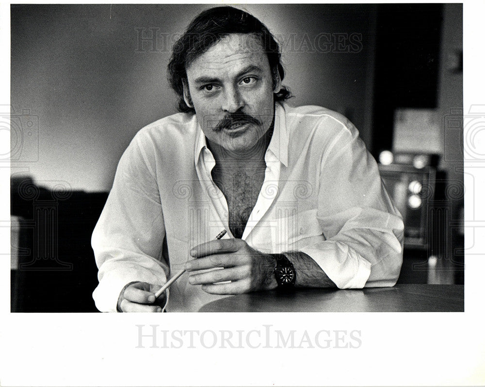 1981 Press Photo Stacy Keach American actor narrator - Historic Images