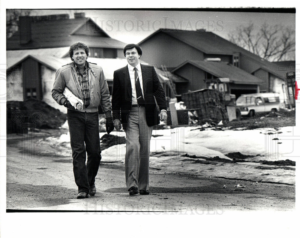 1982 Press Photo Robert Katzman Herbert Lawson Builder - Historic Images