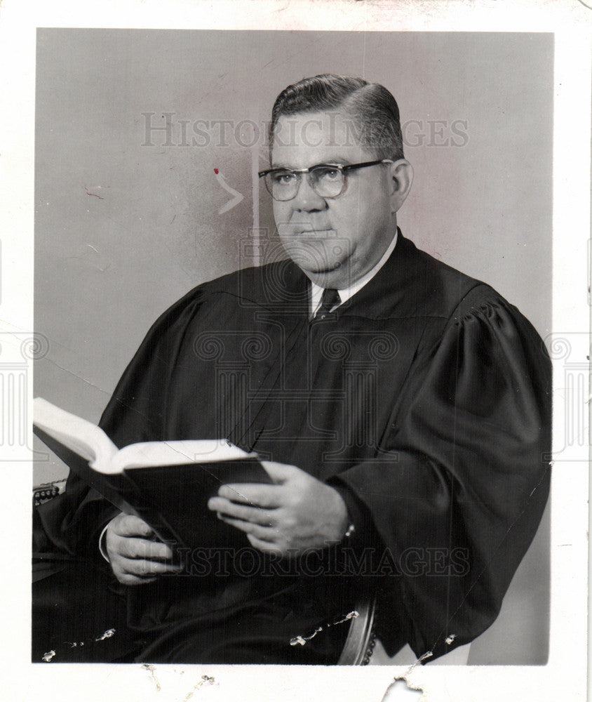 1971 Press Photo Chief Justice Thomas Kavanagh Michigan - Historic Images