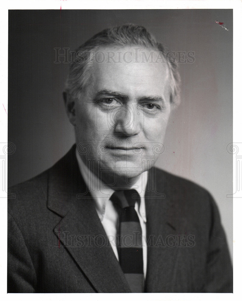 1966 Press Photo Stanley Kauffman New York Times Author - Historic Images