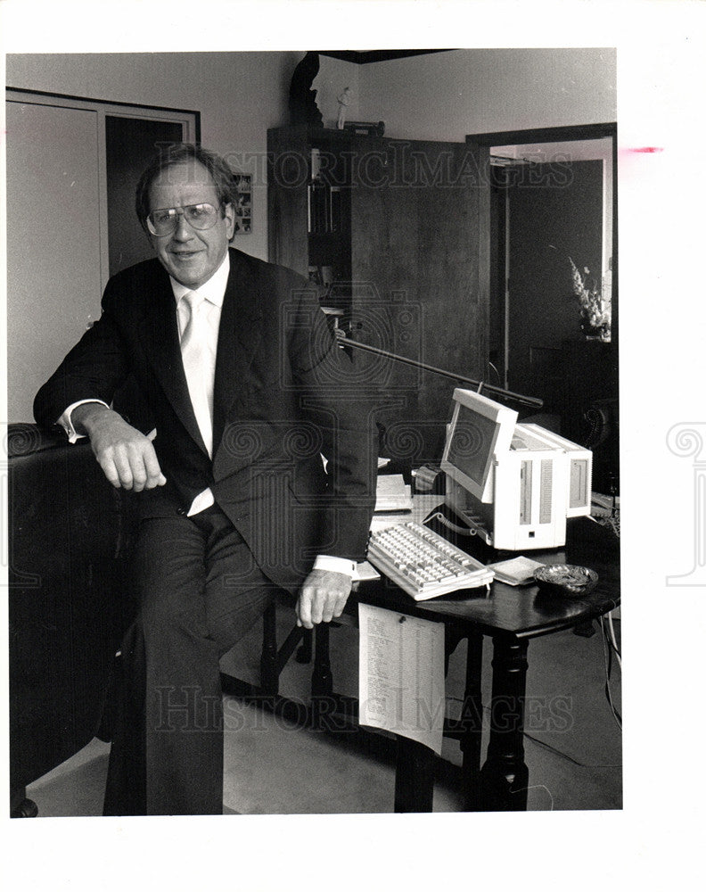 1989 Press Photo Wilhelm Kast President DP Corporate Sr - Historic Images