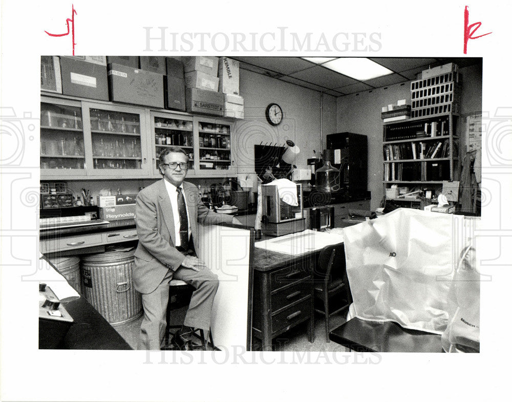 1984 Press Photo Waldo Keller Actor - Historic Images