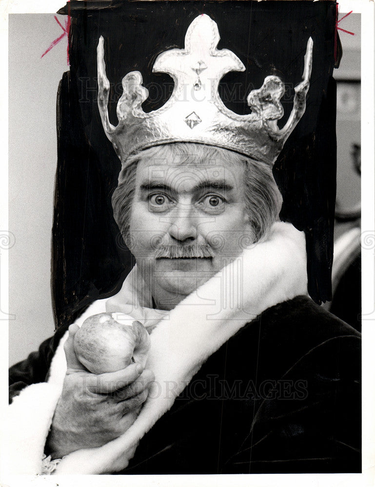 1970 Press Photo Bob Keeshan The Apples and The King - Historic Images