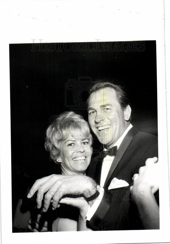 Press Photo Howard Keel Beverly Hilton Hotel - Historic Images