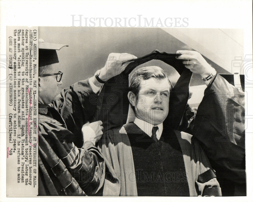 1969 Press Photo Edward Kennedy Massachusetts Honorary - Historic Images