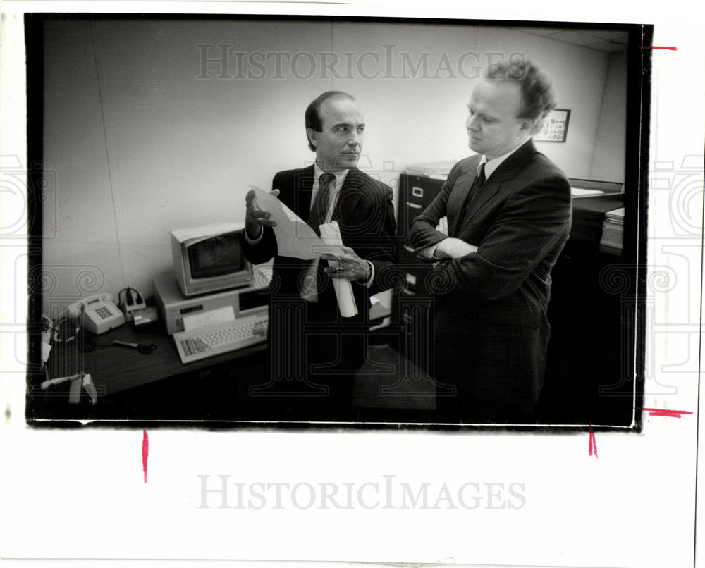 1988 Press Photo Senator John Kelly and Matt Baer fax - Historic Images