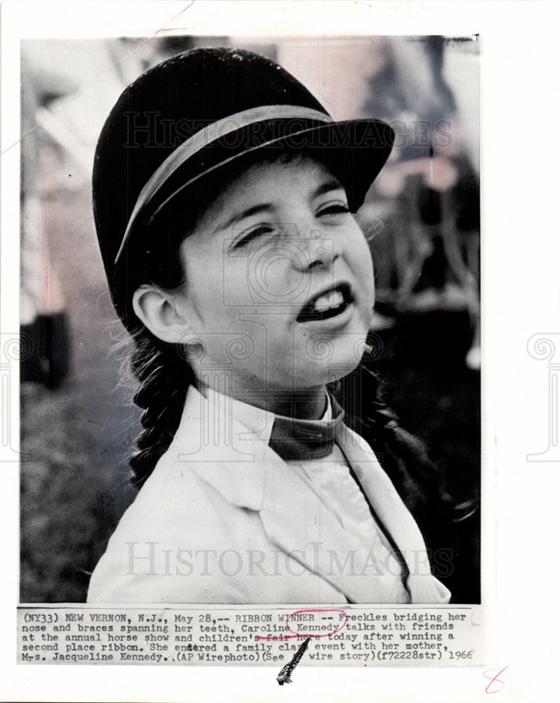 1966 Press Photo Caroline Bouvier Kennedy author attorn - Historic Images