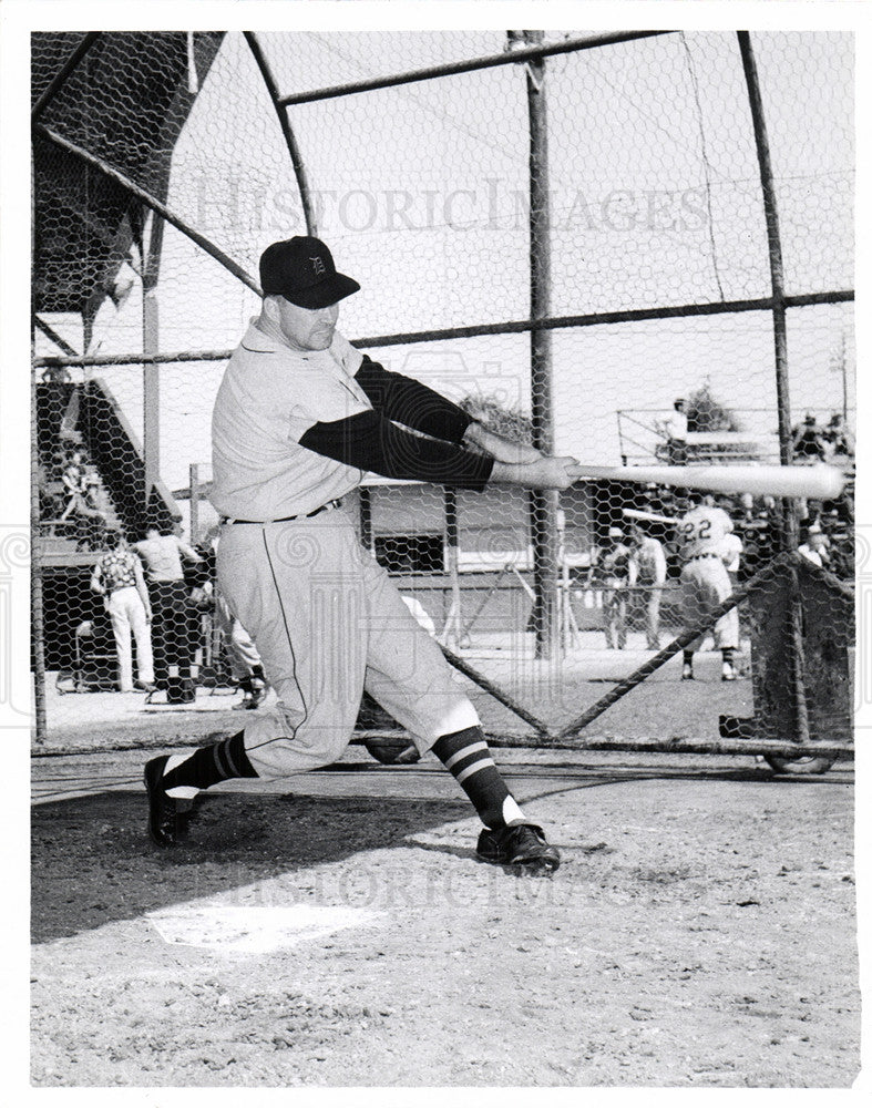 1957 Press Photo Bob Kennedy manager MLB right fielder - Historic Images