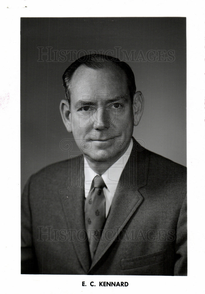 1974 Press Photo E.C. Kennard, VP, General Motors - Historic Images