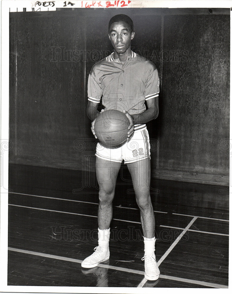 1957 Press Photo Bob Kendrick basketball - Historic Images