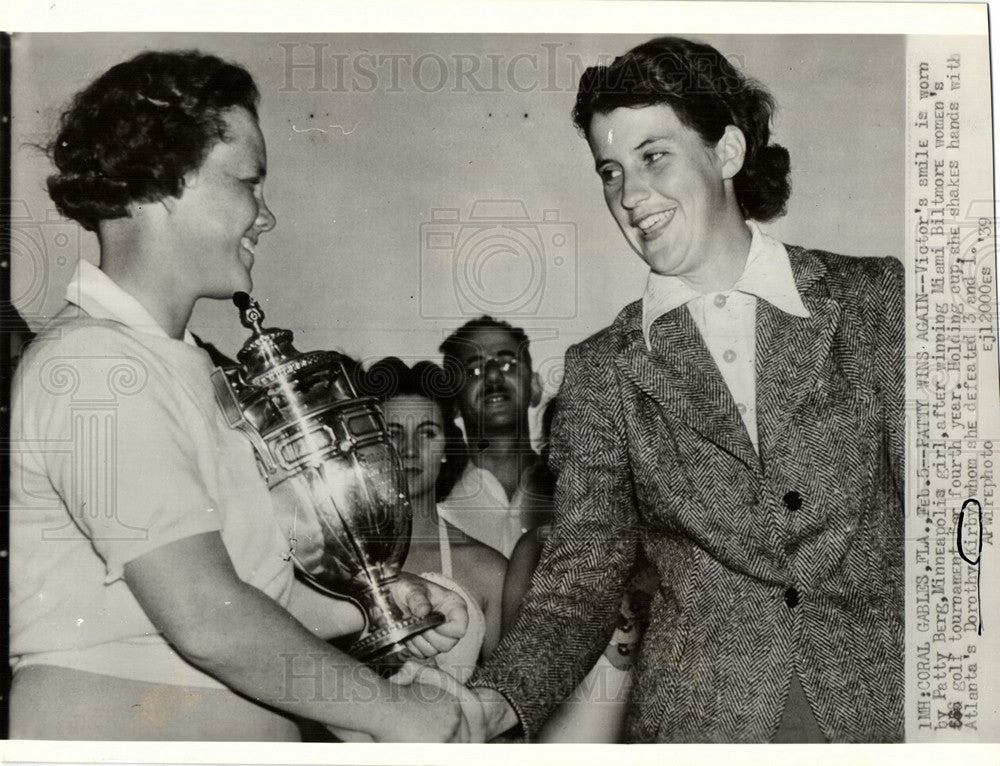 1959 Press Photo Patty Berg Dorothy Kirby Miami Tennis - Historic Images