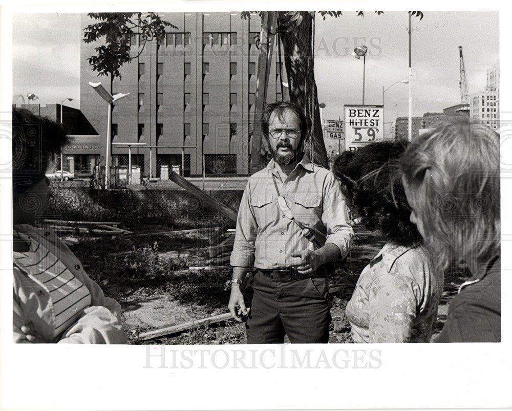 1977 Press Photo Joseph Kinnebrew - Historic Images