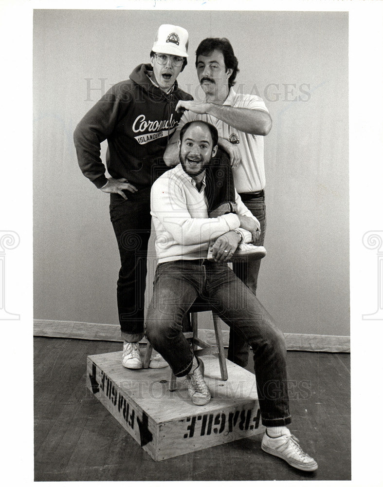 1985 Press Photo Three Man Team - Historic Images