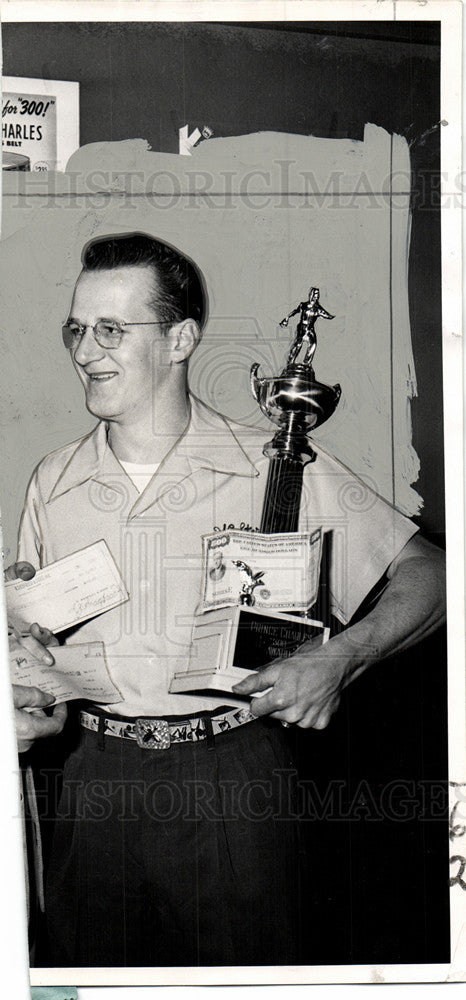 1953 Press Photo Walter King Bowling - Historic Images